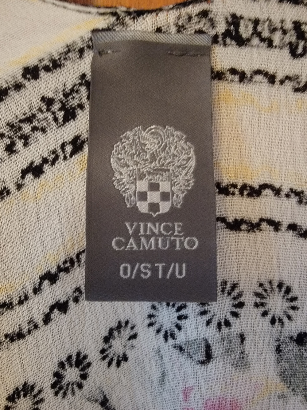 Vince Camuto White Woven Kimono Coverup with Black Palm Print and Yellow Accents - Picture 4 of 12